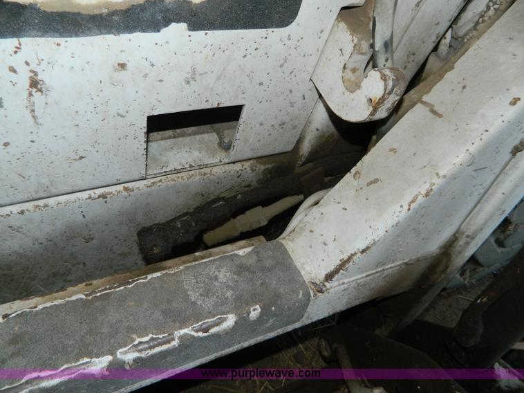 image for item AD9218 1977 Bobcat 720 skid steer