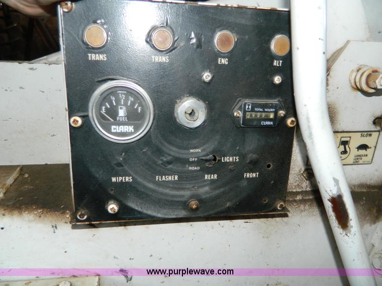 image for item AD9218 1977 Bobcat 720 skid steer