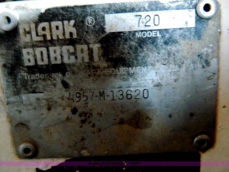 image for item AD9218 1977 Bobcat 720 skid steer