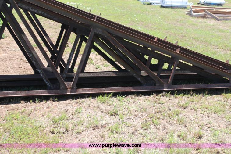 image for item AE9192 (7) steel trusses