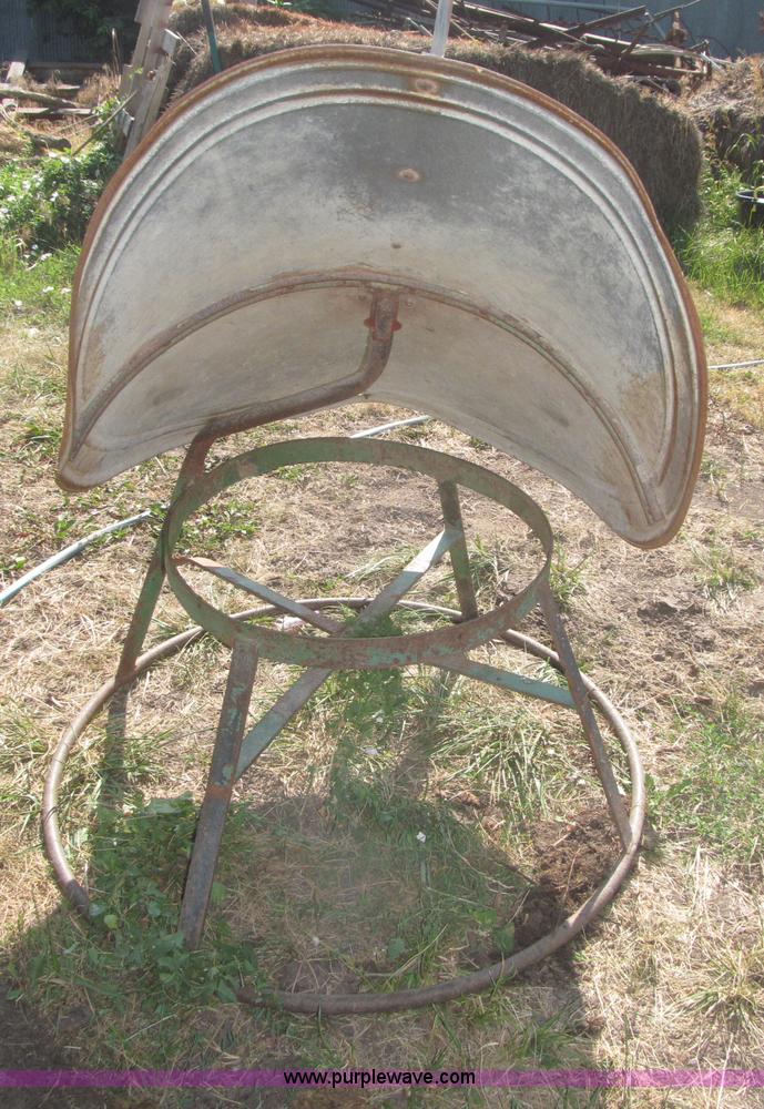 image for item AE9482 Round bale and mineral feeders