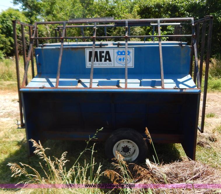 image for item AE9764 Portable creep feeder