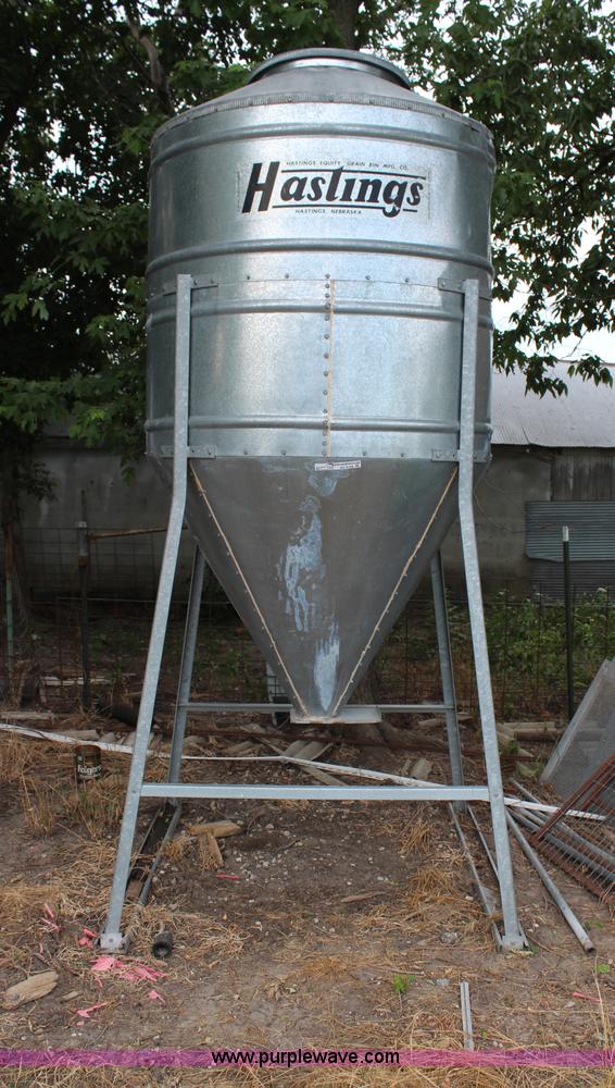 image for item AU9108 Hasting 3,000 lb bulk bin