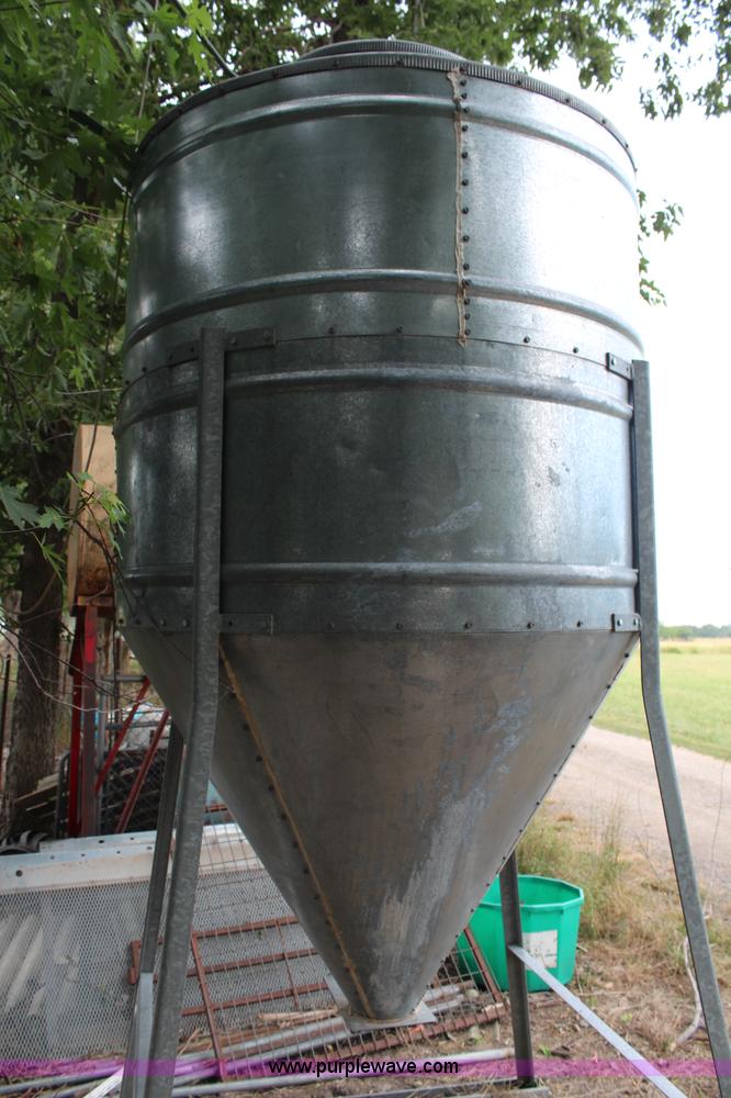 image for item AU9108 Hasting 3,000 lb bulk bin