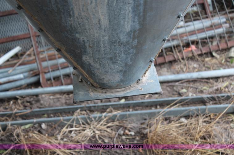 image for item AU9108 Hasting 3,000 lb bulk bin