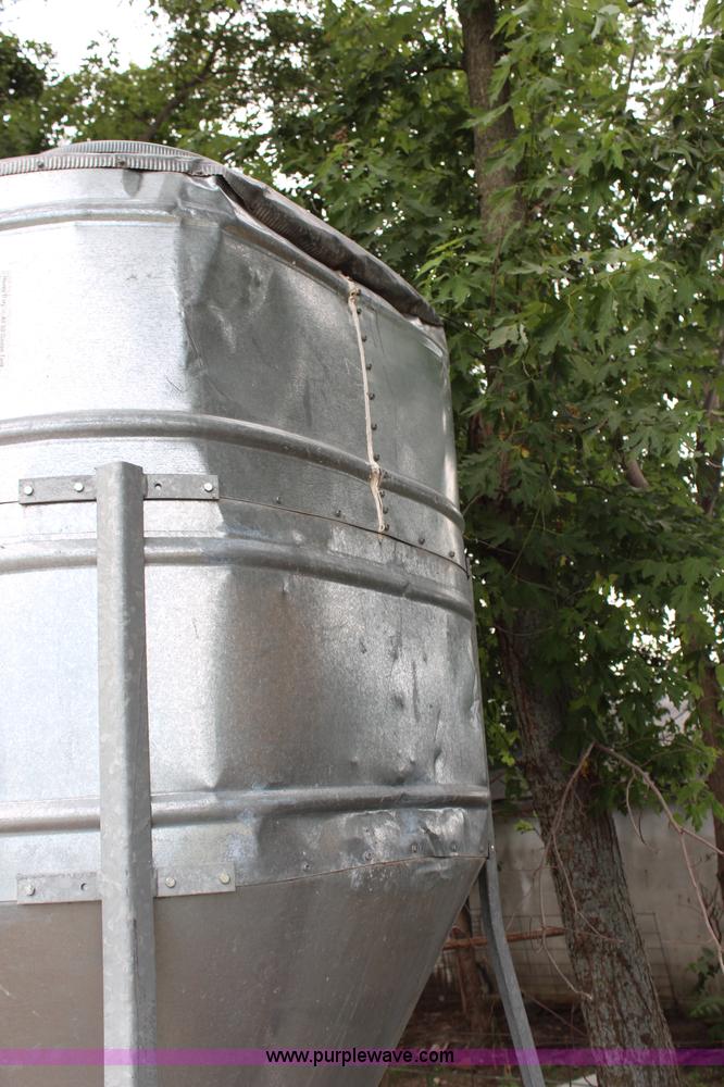 image for item AU9108 Hasting 3,000 lb bulk bin