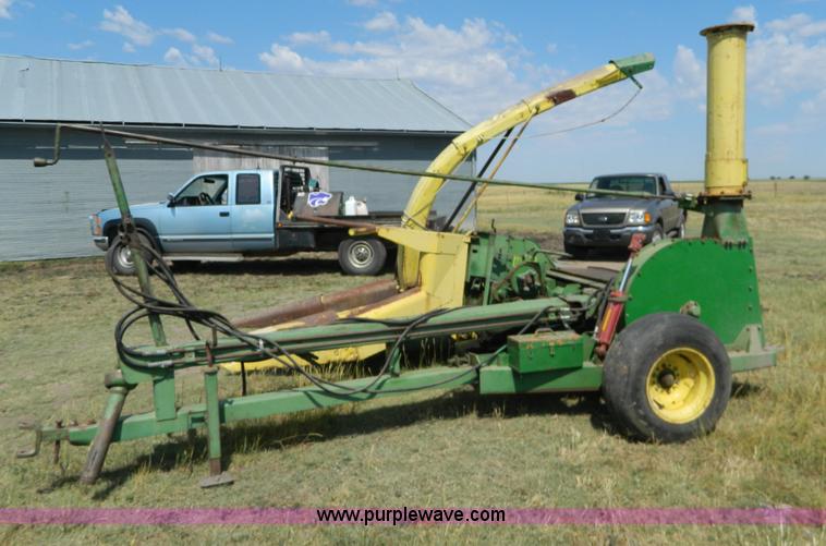 image for item D6001 John Deere two row ensilage cutter