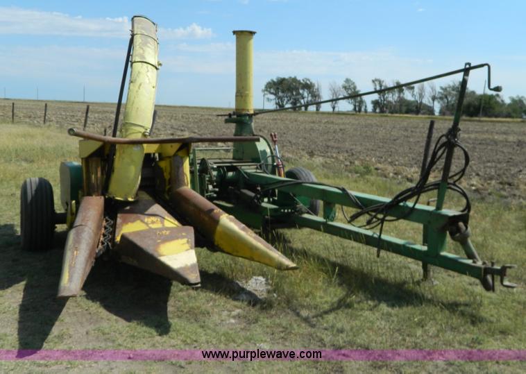 image for item D6001 John Deere two row ensilage cutter