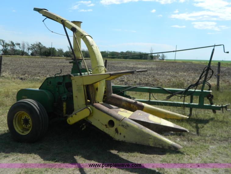 image for item D6001 John Deere two row ensilage cutter