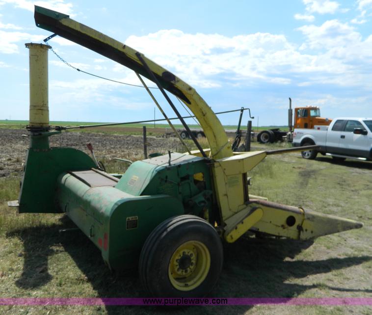 image for item D6001 John Deere two row ensilage cutter