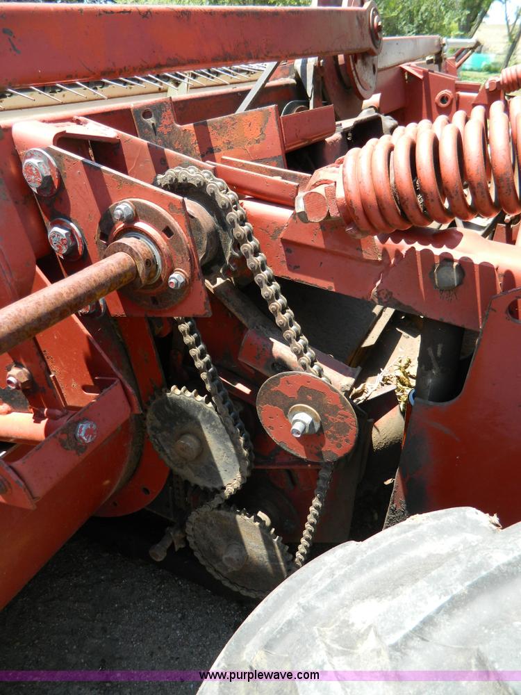 image for item D6007 1980 Hesston 6550 self-propelled swather