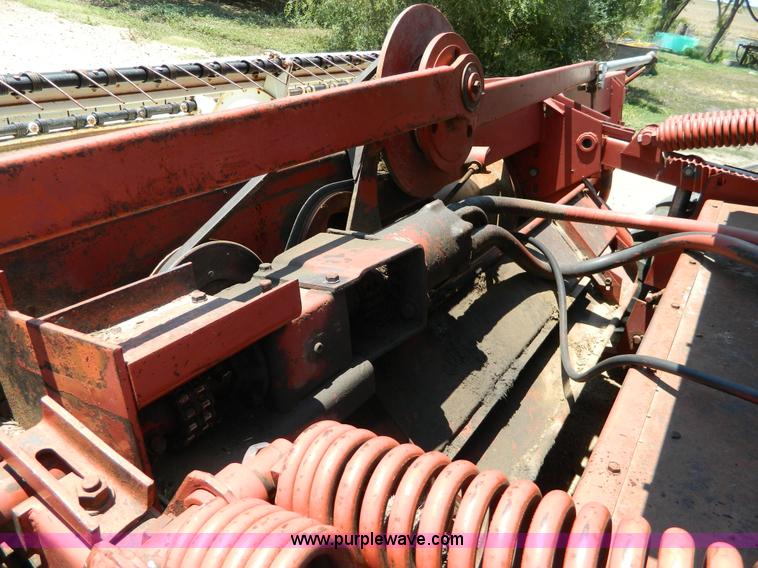 image for item D6007 1980 Hesston 6550 self-propelled swather