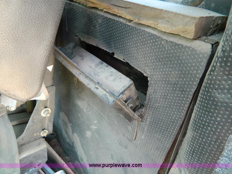 image for item D6007 1980 Hesston 6550 self-propelled swather