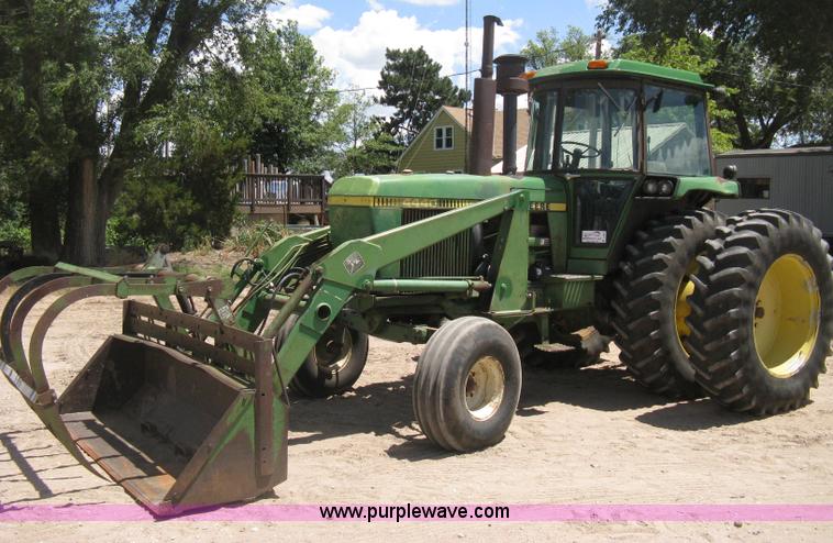 image for item D8465 1978 John Deere 4440 tractor