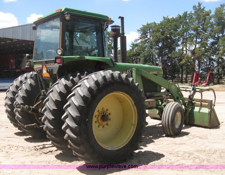 image for item D8465 1978 John Deere 4440 tractor