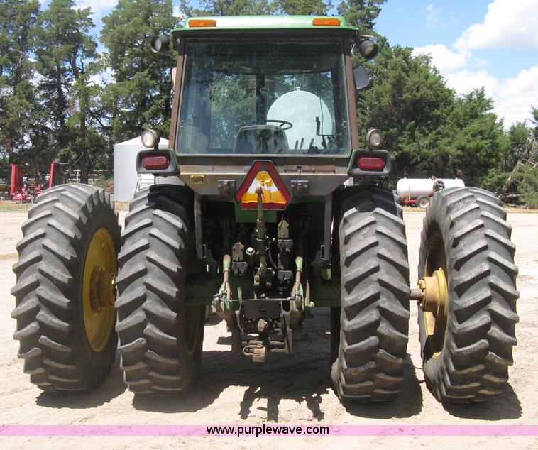 image for item D8465 1978 John Deere 4440 tractor