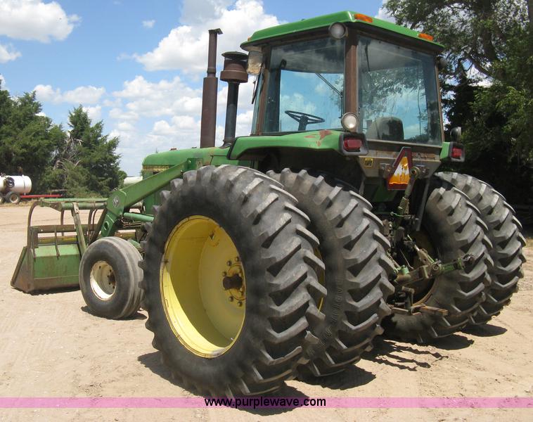 image for item D8465 1978 John Deere 4440 tractor