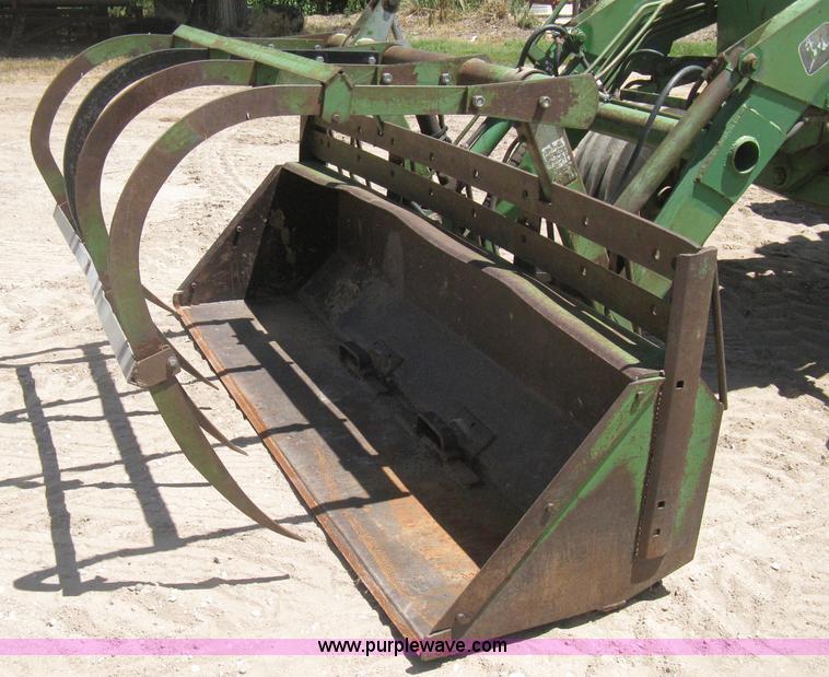 image for item D8465 1978 John Deere 4440 tractor