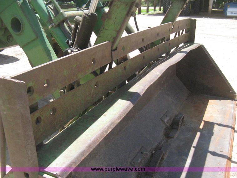 image for item D8465 1978 John Deere 4440 tractor