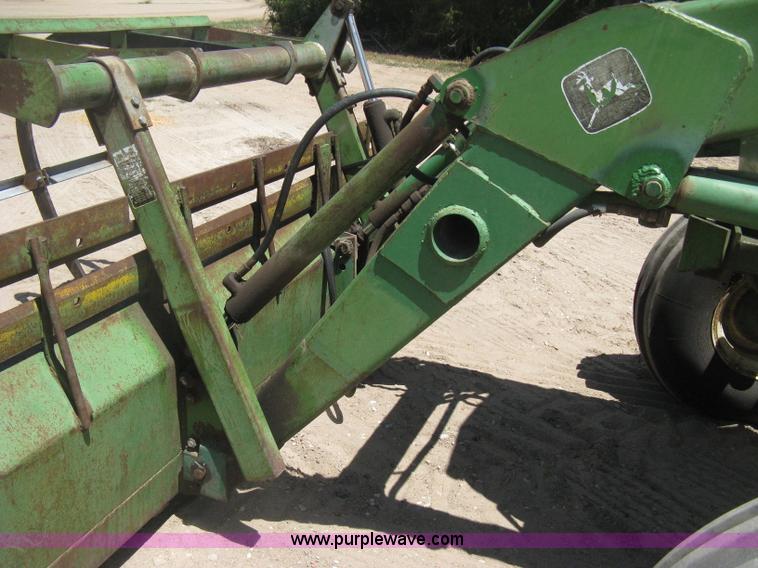 image for item D8465 1978 John Deere 4440 tractor