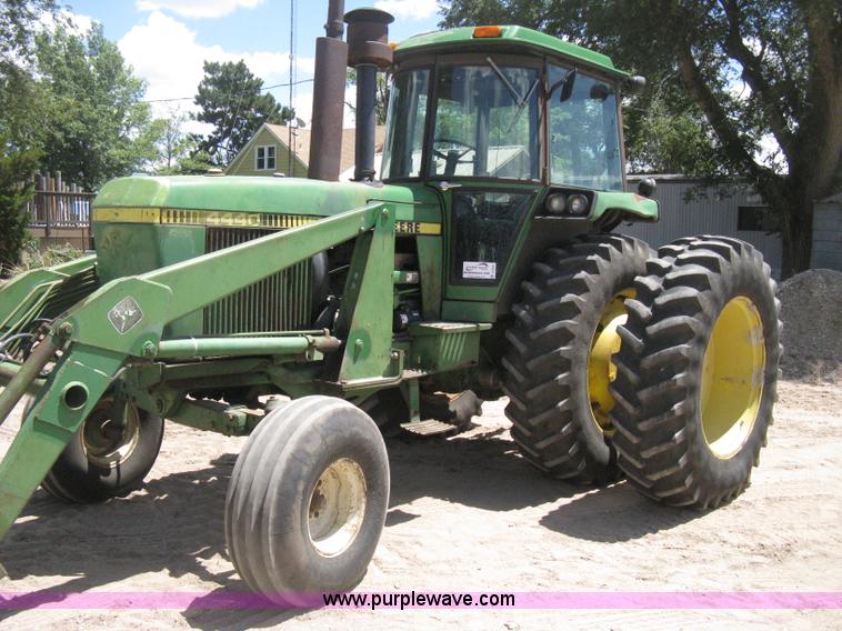image for item D8465 1978 John Deere 4440 tractor