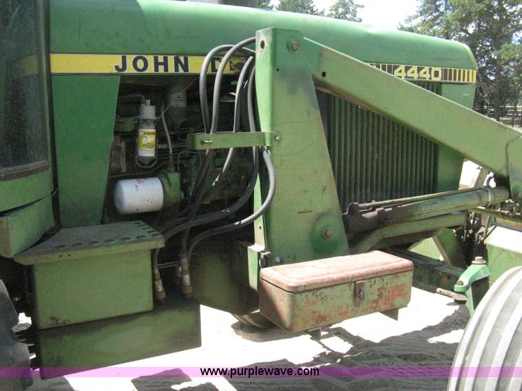 image for item D8465 1978 John Deere 4440 tractor