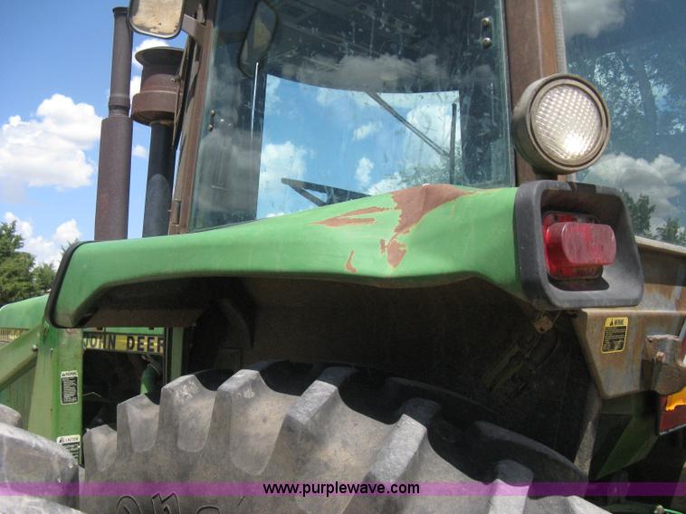 image for item D8465 1978 John Deere 4440 tractor