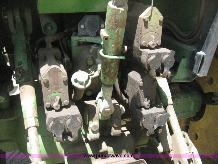 image for item D8465 1978 John Deere 4440 tractor