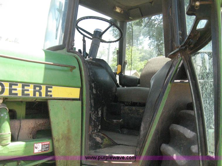 image for item D8465 1978 John Deere 4440 tractor