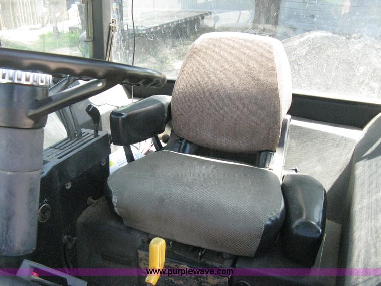 image for item D8465 1978 John Deere 4440 tractor