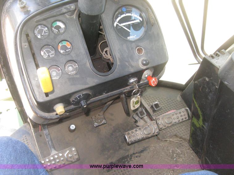 image for item D8465 1978 John Deere 4440 tractor