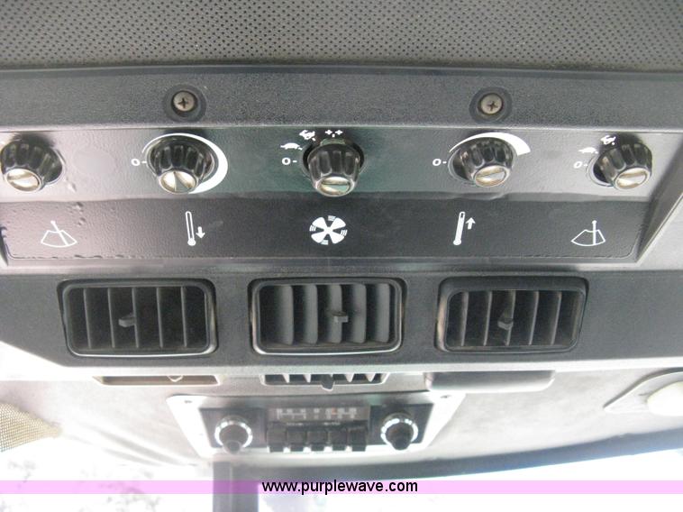 image for item D8465 1978 John Deere 4440 tractor