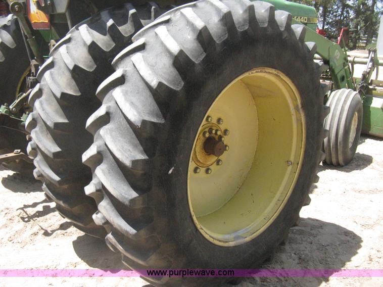 image for item D8465 1978 John Deere 4440 tractor
