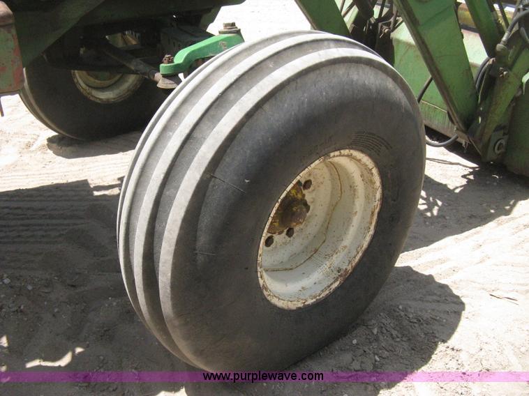 image for item D8465 1978 John Deere 4440 tractor