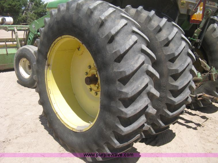 image for item D8465 1978 John Deere 4440 tractor