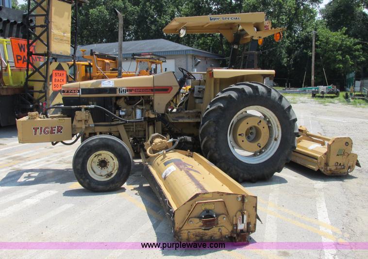 image for item E7286 Ford New Holland 7740 tractor