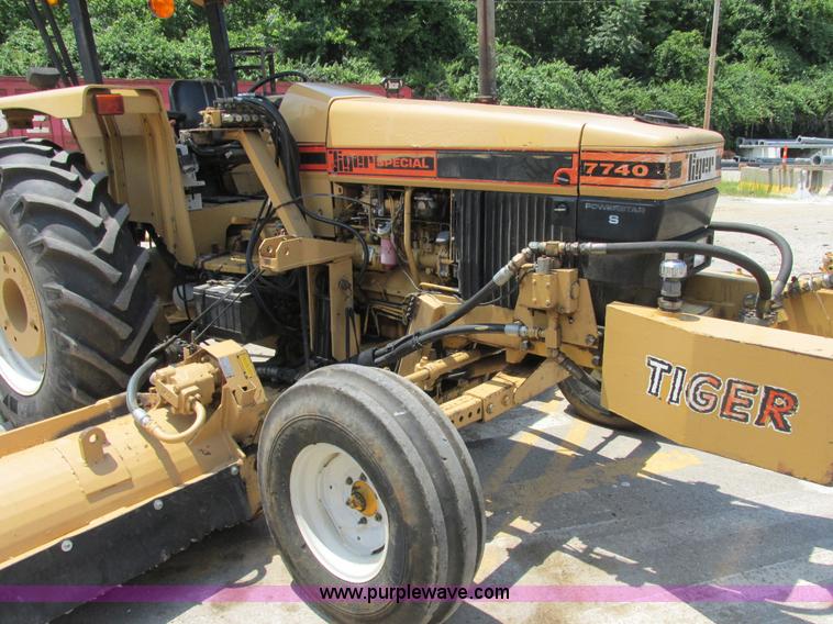 image for item E7286 Ford New Holland 7740 tractor