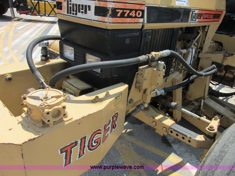 image for item E7286 Ford New Holland 7740 tractor