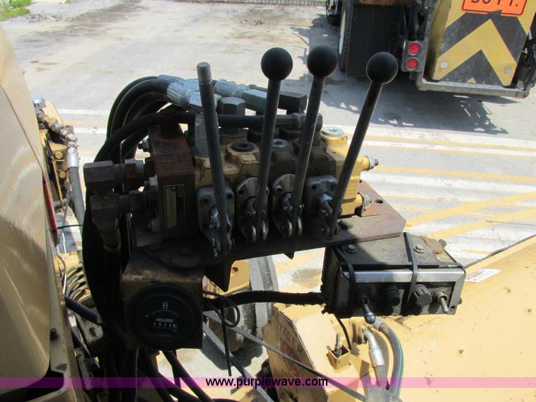 image for item E7286 Ford New Holland 7740 tractor