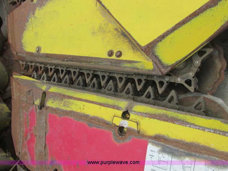 image for item E7314 1990 John Deere 666 forage harvester row crop head
