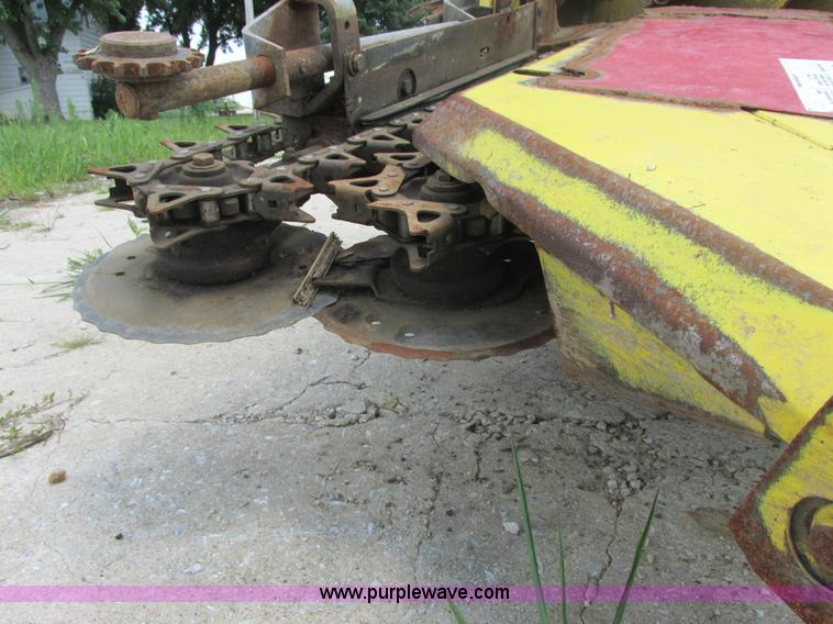 image for item E7314 1990 John Deere 666 forage harvester row crop head