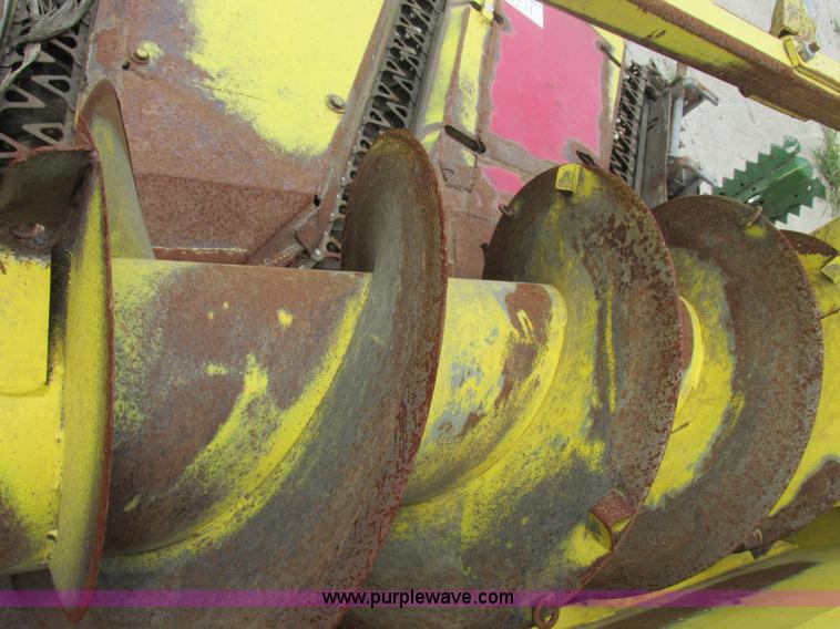 image for item E7314 1990 John Deere 666 forage harvester row crop head