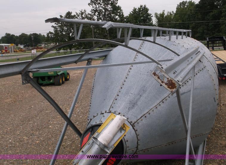 image for item F3229 Grain bin