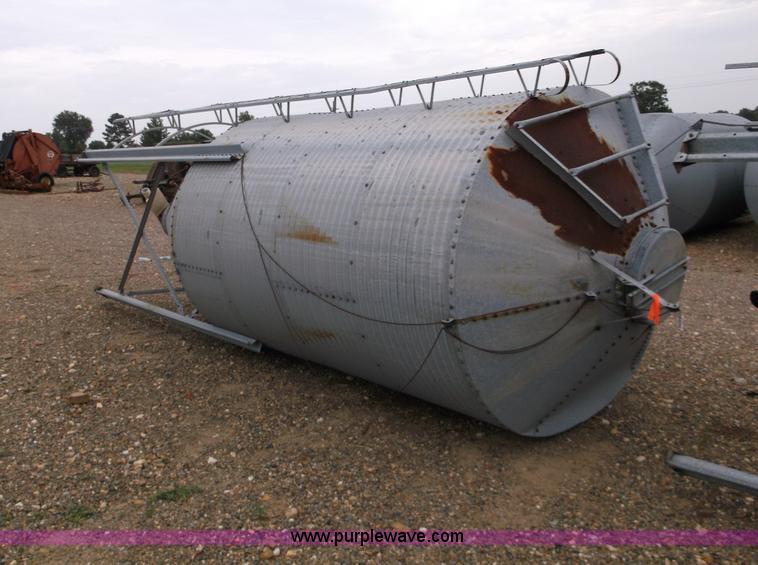 image for item F3229 Grain bin