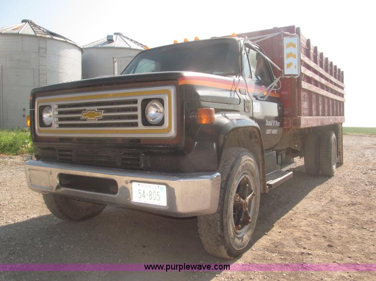 image for item F7046 1979 Chevrolet Scottsdale C70 grain truck