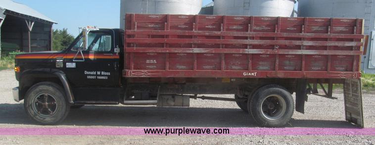 image for item F7046 1979 Chevrolet Scottsdale C70 grain truck