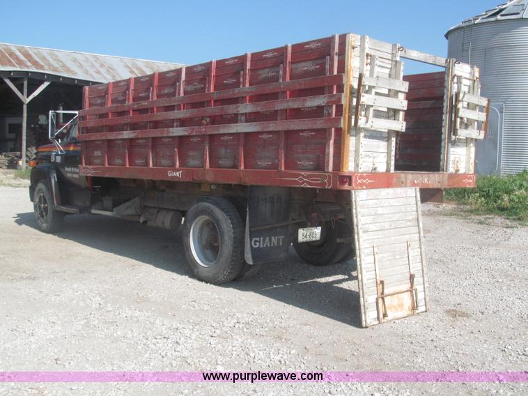 image for item F7046 1979 Chevrolet Scottsdale C70 grain truck