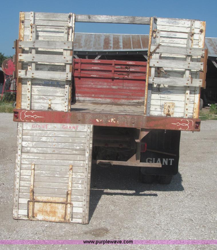 image for item F7046 1979 Chevrolet Scottsdale C70 grain truck