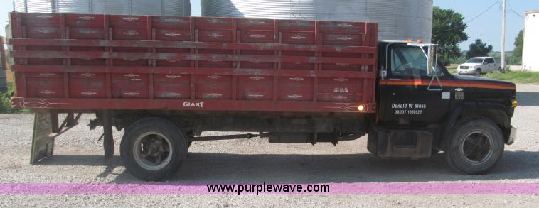 image for item F7046 1979 Chevrolet Scottsdale C70 grain truck