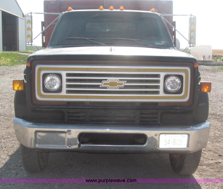 image for item F7046 1979 Chevrolet Scottsdale C70 grain truck